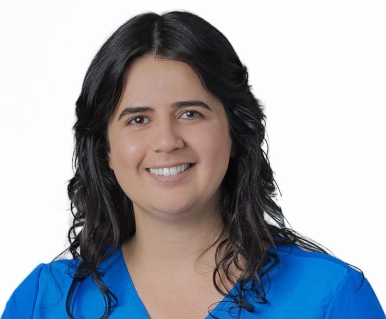 Adriana Dias